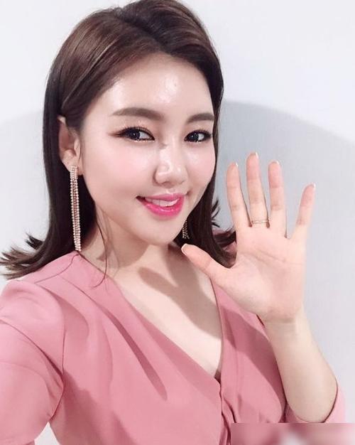 韓國(guó)中老年女演員的溫馨日常風(fēng)采