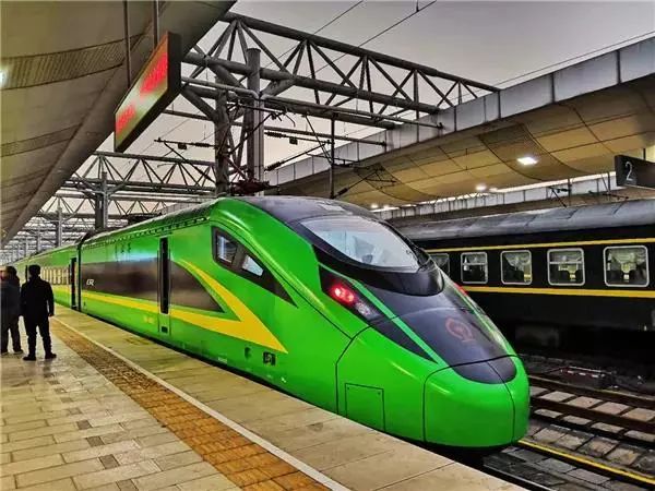 最新動車編號揭曉與小巷深處的特色美食探秘之旅