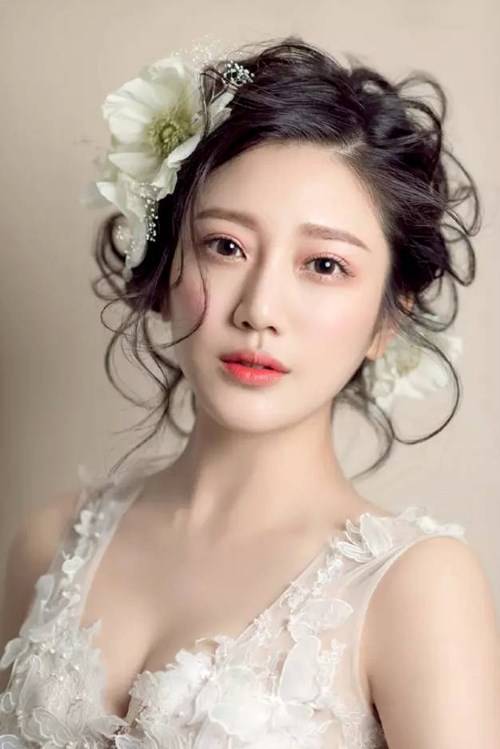影樓最新新娘造型,影樓最新新娘造型,探索自然美景的夢幻之旅