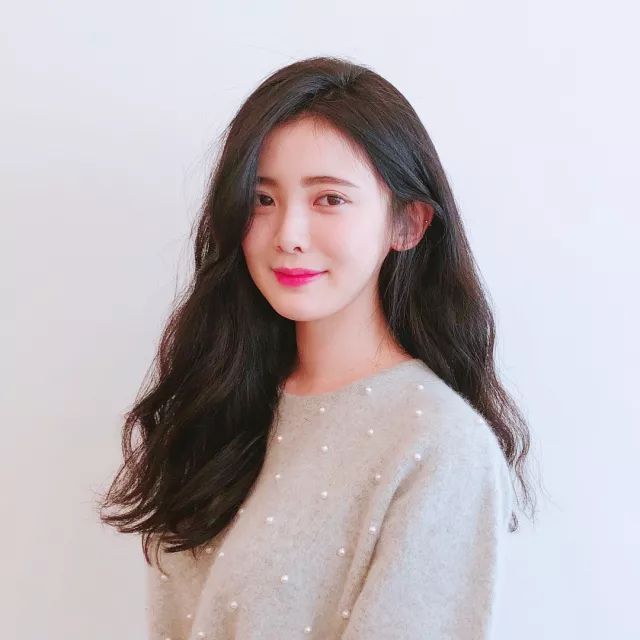 韓國(guó)最新發(fā)型女，小巷美發(fā)天堂的時(shí)尚秘密