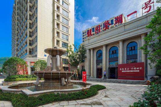 馥園鑒湖一號(hào)最新價(jià)格及市場(chǎng)走勢(shì)多元觀(guān)點(diǎn)探討