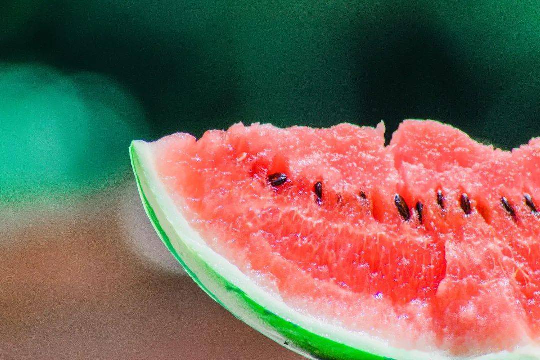 色西瓜最新演變背后的文化現(xiàn)象及其影響