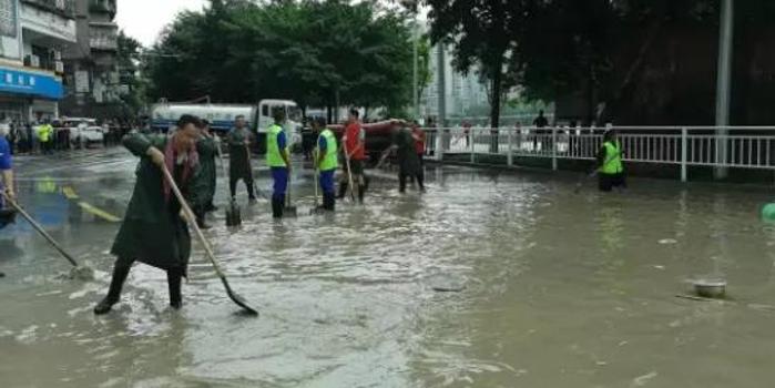 四川暴雨最新情況與雨中的溫情故事概述