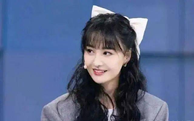 鄭爽微博最新動態(tài)及演藝之路熱議焦點