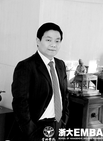 現(xiàn)代章鵬飛最新動態(tài)更新