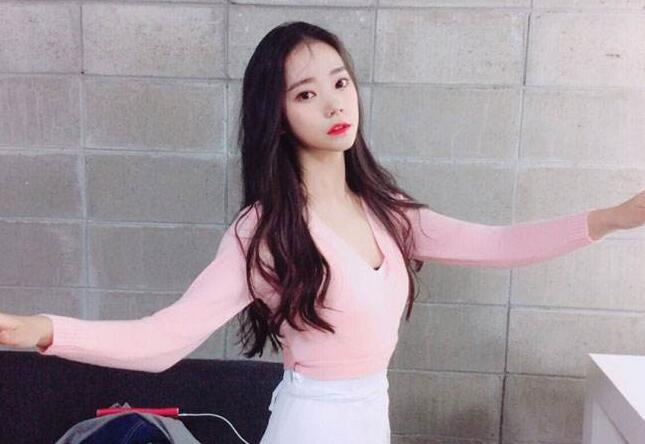 寧喬喬與郁少漠的勵(lì)志成長(zhǎng)，自信與成就感的蛻變之旅